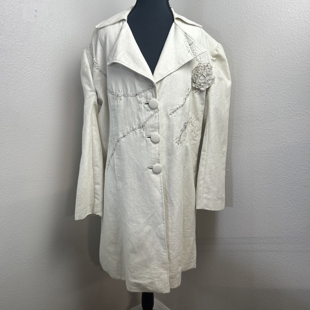 Sassy Thai Trench Coat XL Silver Floral Embroidered Beaded Embellished‎ Button